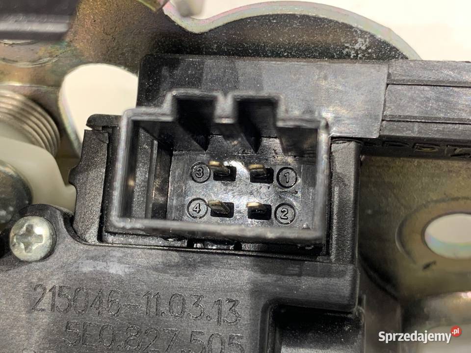 ZAMEK KLAPY TYŁ SKODA RAPID Hatchback 5E0827505 sprzedam