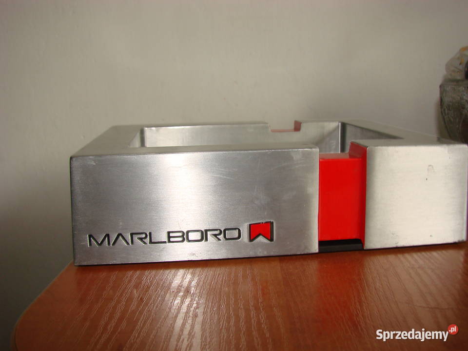 Marlboro duża popielniczka Pruszcz Gdański