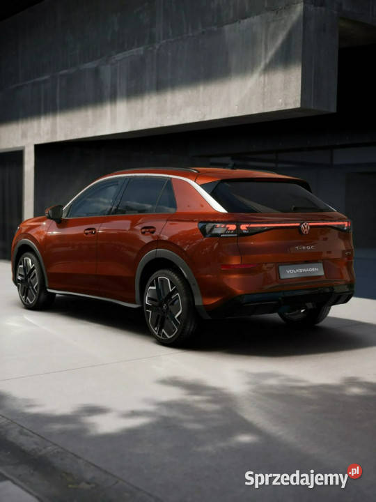 Volkswagen TRoc Wersja RLine 15 eTSI 150 DSG światła do jazdy dziennej Łódź
