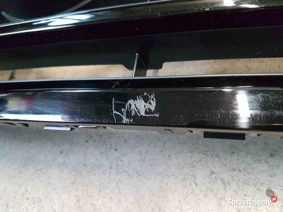 VW TOUAREG III R LINE ATRAPA GRILL 760853696