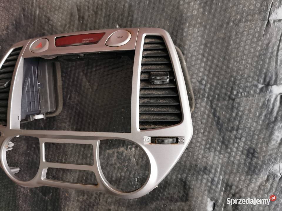 Kratka nawiewu wyświetlacz ramka hyundai i20 1 I osobowe Sieraków