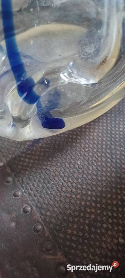 z wtopionymi kobaltowymi smugami nitkami wazon Poznań sprzedam