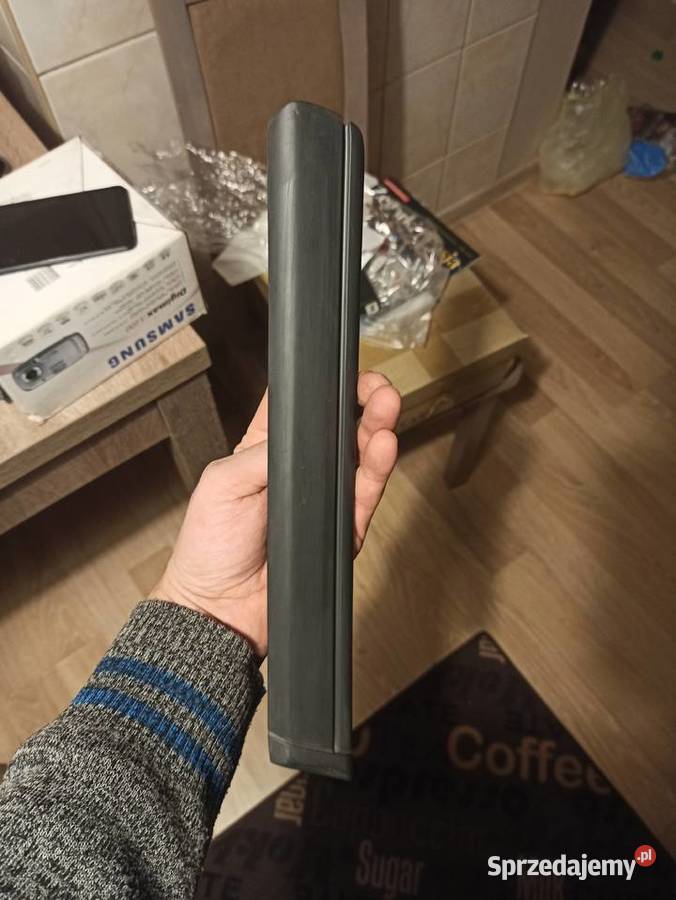 Listwa boczna zderzak błotnika w124 prawy