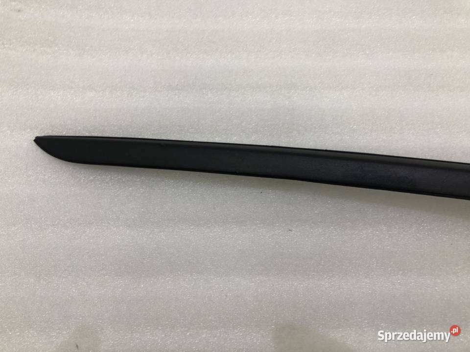 LISTWA SZYBY CZOŁOWEJ 96858533 PEUGEOT 5008