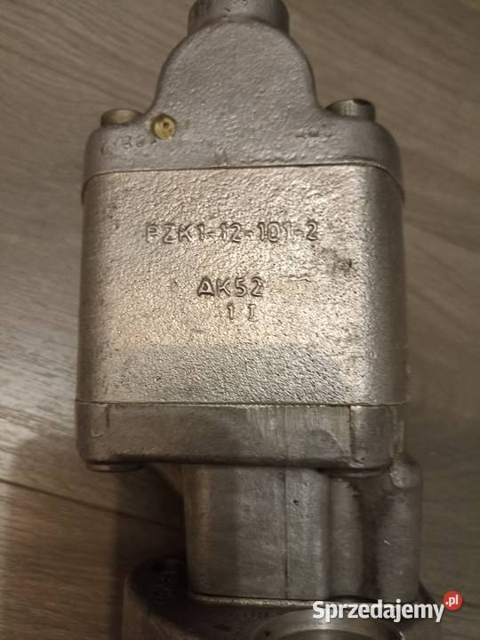 PZK5 12B oryginalna pompa wspomagania STAR 200 Wilga