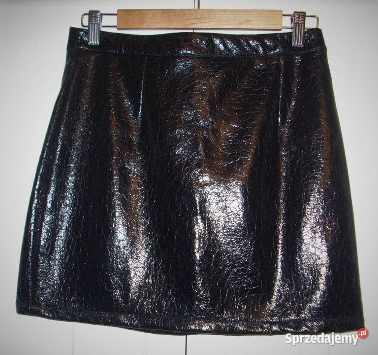 Czarna spódnica ze sztucznej skóry