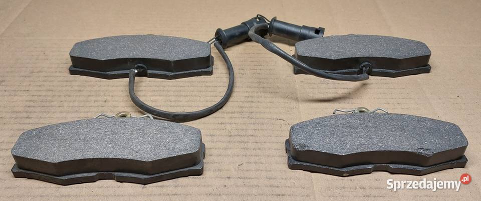 KLOCKI HAMULCOWE PRZÓD FORD SIERRA 13 16 8286 Mielęcin