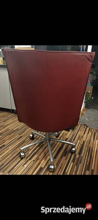 Autorski fotel ze skóry autor Erik Jorgensen Kępno