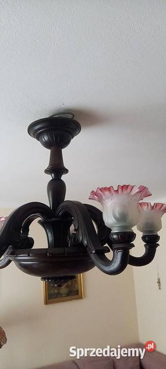 Duży rzeźbiony drewniany żyrandol kolorowe