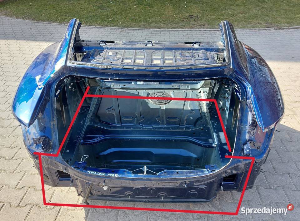 Porsche Taycan GTS 9J1 2023r Podłoga wnęka wanna osobowe