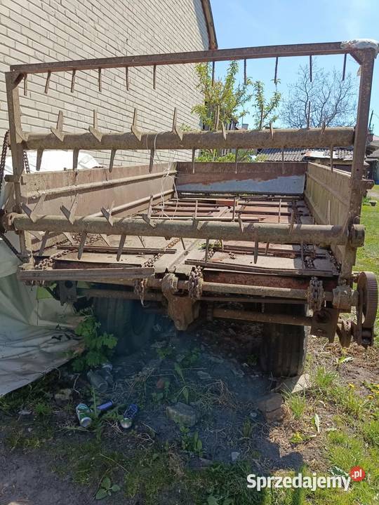 Rozrzutnik rosyjski jednoosiowy Przyczepy rolnicze Baranów