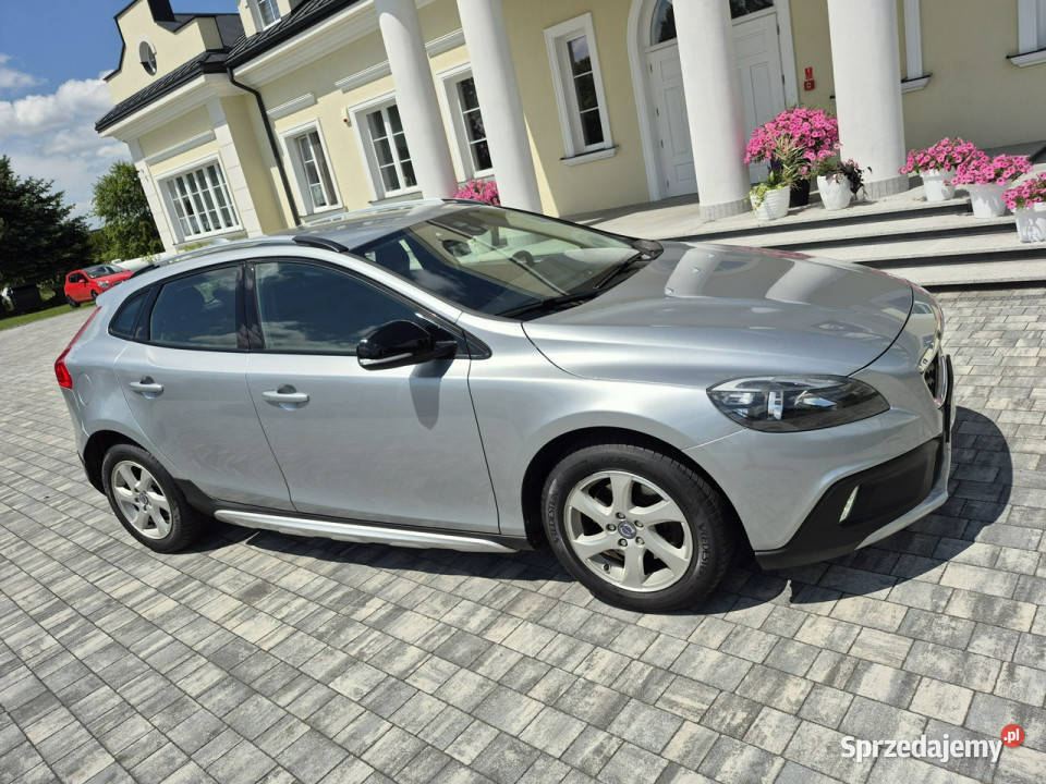Volvo V40 16 115 CROSS CANTRY navi chromy II 1560cm3