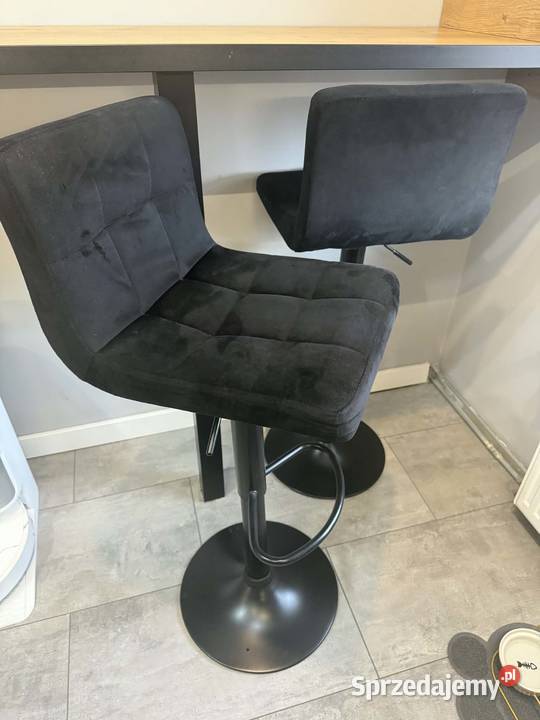 Blat kuchenny z szafką na wina 2 hokery śląskie