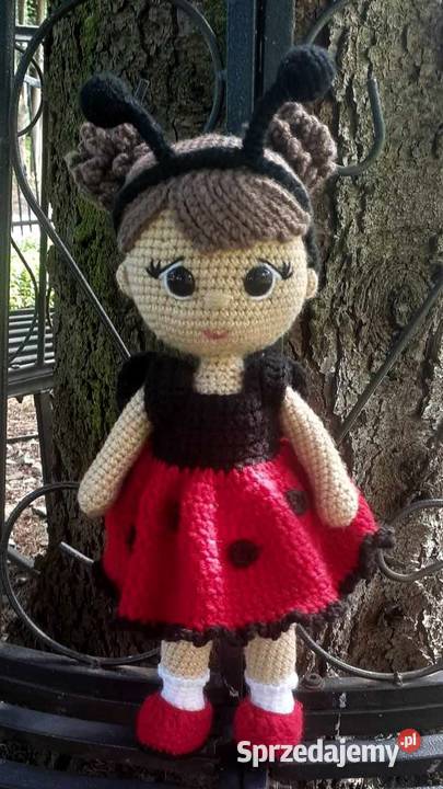 Lalka biedronka szydełkowa