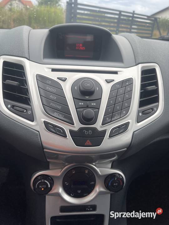 Ford Fiesta Titanium 125 benzyna styl komfort i 82KM Rosochata sprzedam