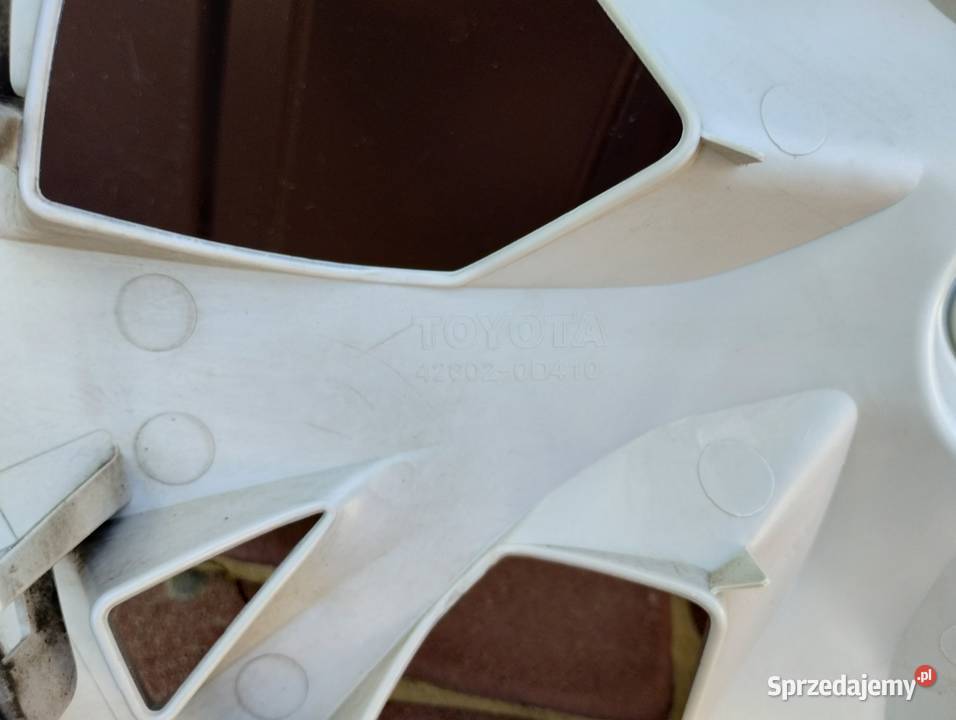Sprzedam oryginalne kołpaki toyota 15 Pozostałe Pozostałe
