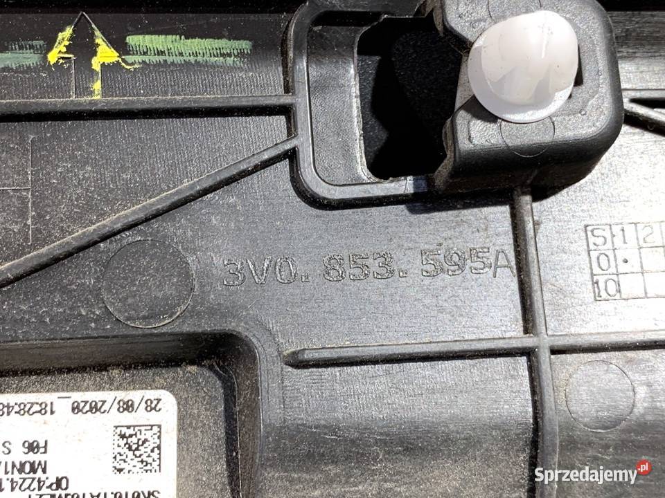 LISTWA DRZWI LEWY TYŁ SKODA SUPERB III Kombi