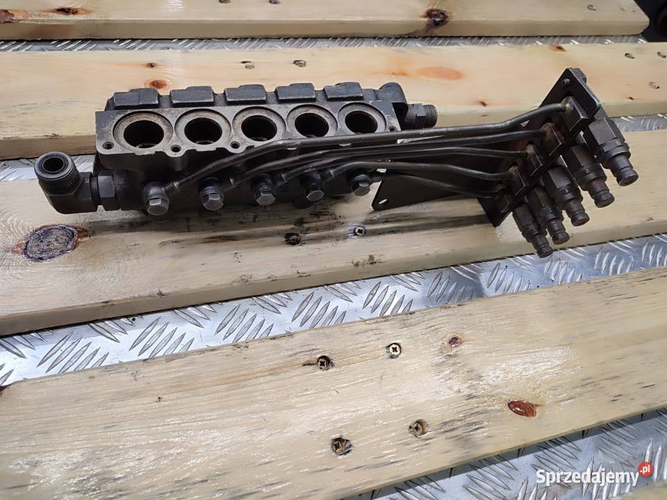 Rozdzielacz hydrauliczny 2134550 CNH Wilkowo sprzedam