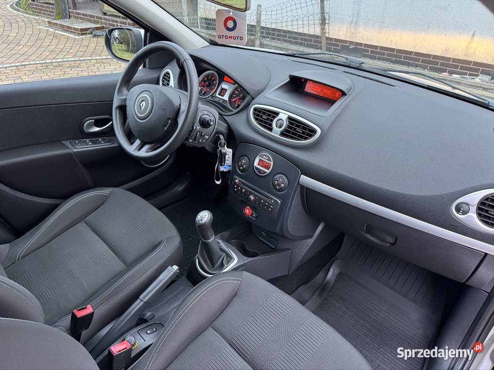 Renault Clio 2010 kombi 12 benzyna 101 czujnik zmierzchu Drezdenko