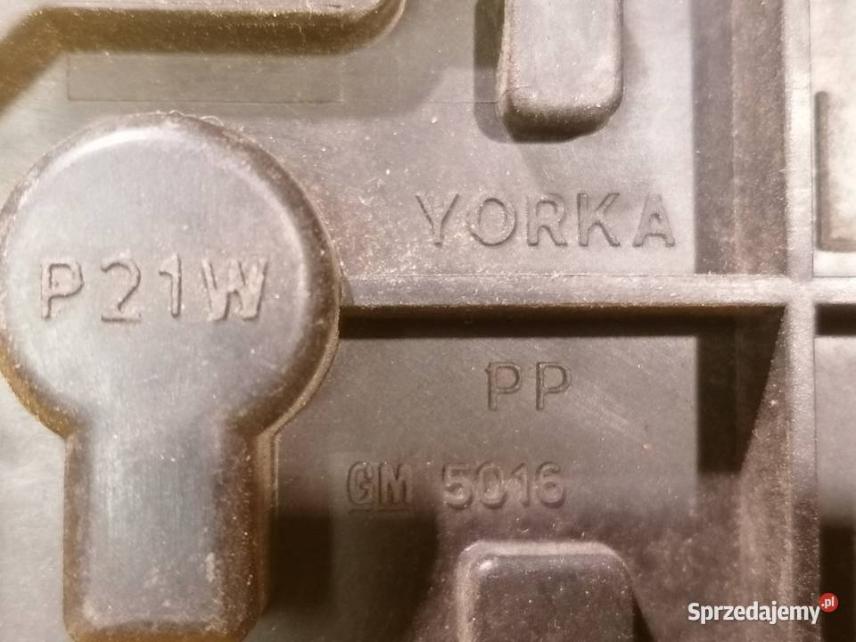 wkład żarówek lampy tył lewy 5016 Opel Corsa B łódzkie Piotrków Trybunalski