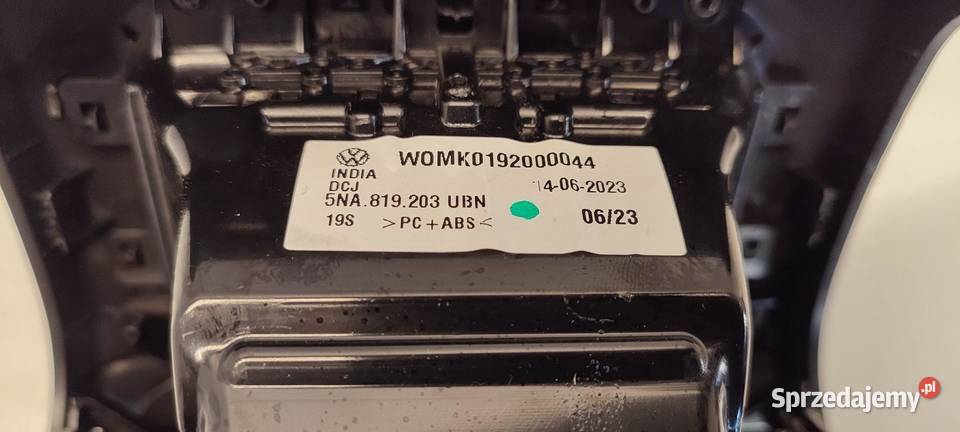 VW TIGUAN II KRATKA ZAŚLEPKA TUNELU 5NA864298L sprzedam