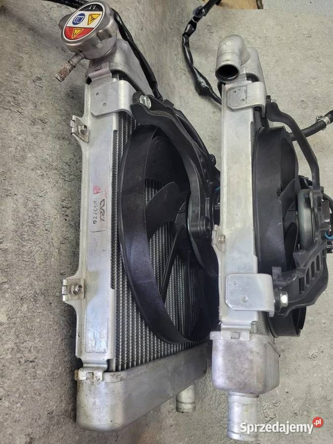HONDA GOLD WING GL1800 SC 79B OEM CHŁODNICA sprzedam