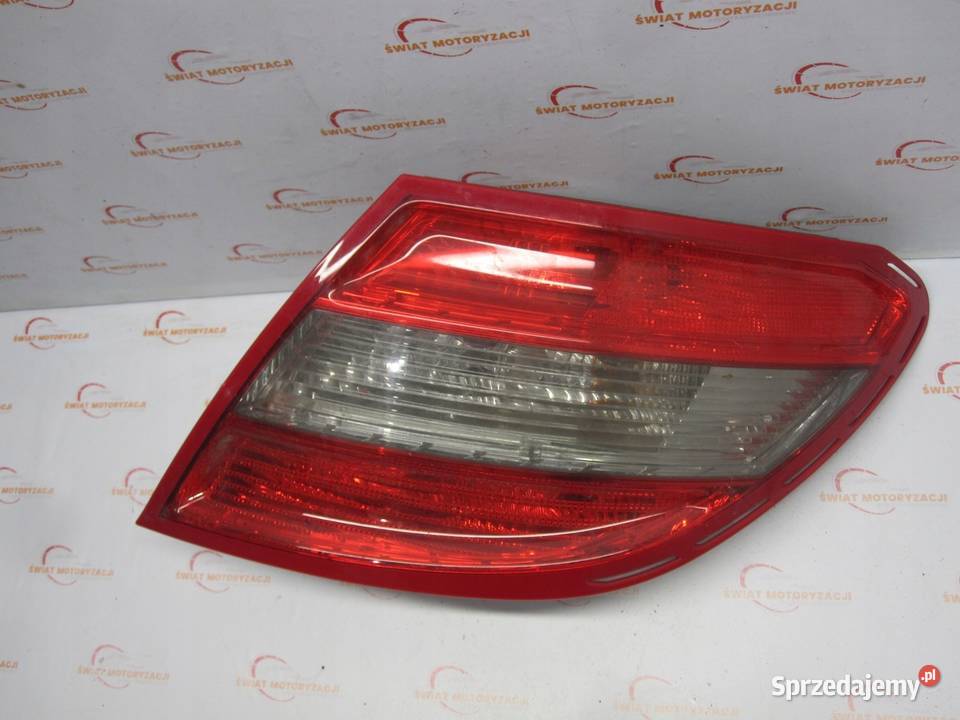 MERCEDES C KLASA W204 lampa prawa tył 2048203064