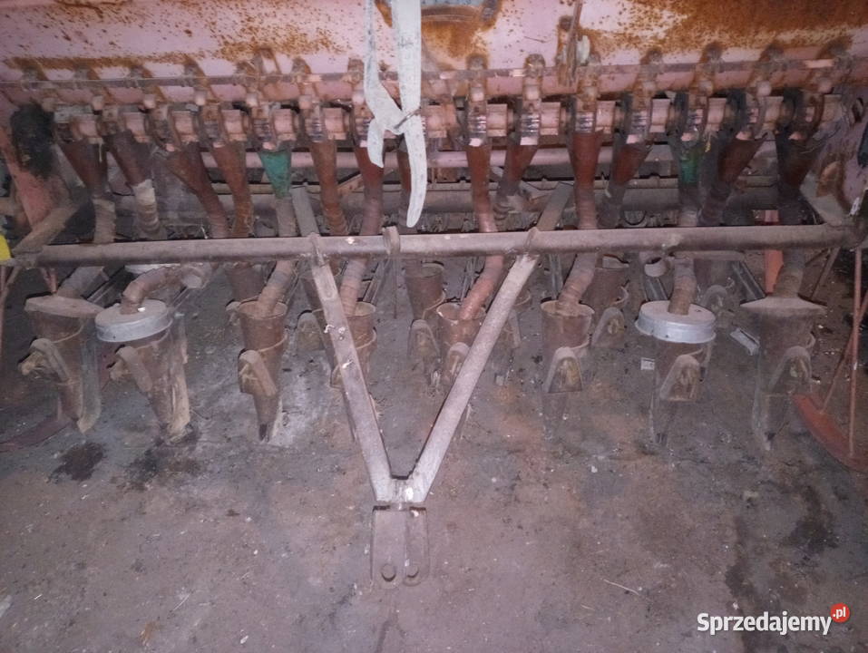 Siewnik konny 15 lejkowy Agromasz