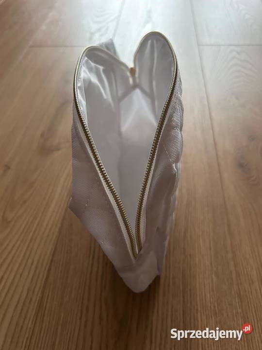 Kosmetyczka biała na suwak nowa mazowieckie