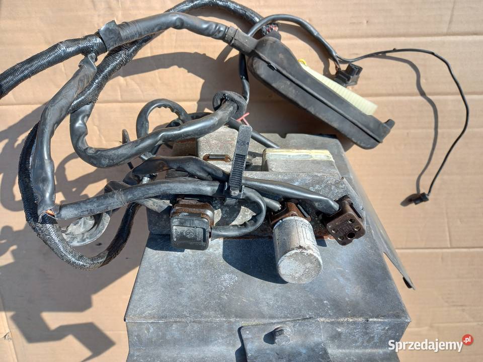 Mercedes W108 W109 V8 regulator napięcia Bukownica