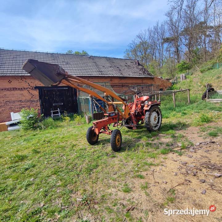 Traktor RS 09 nośnik narzędzi z turem