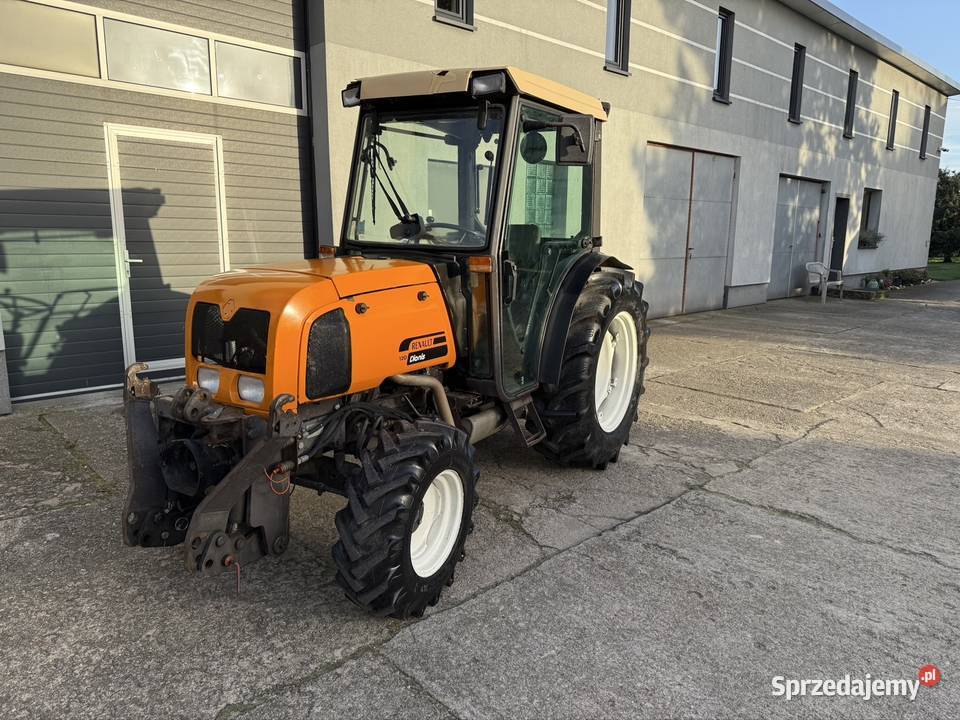 Ciągnik sadowniczy Renault DionisFructus TUZ WOM Sadków Szlachecki