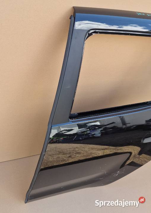 DACIA DUSTER II 2017 DRZWI LEWY TYŁ TYLNE osobowe Drzwi Bieleń
