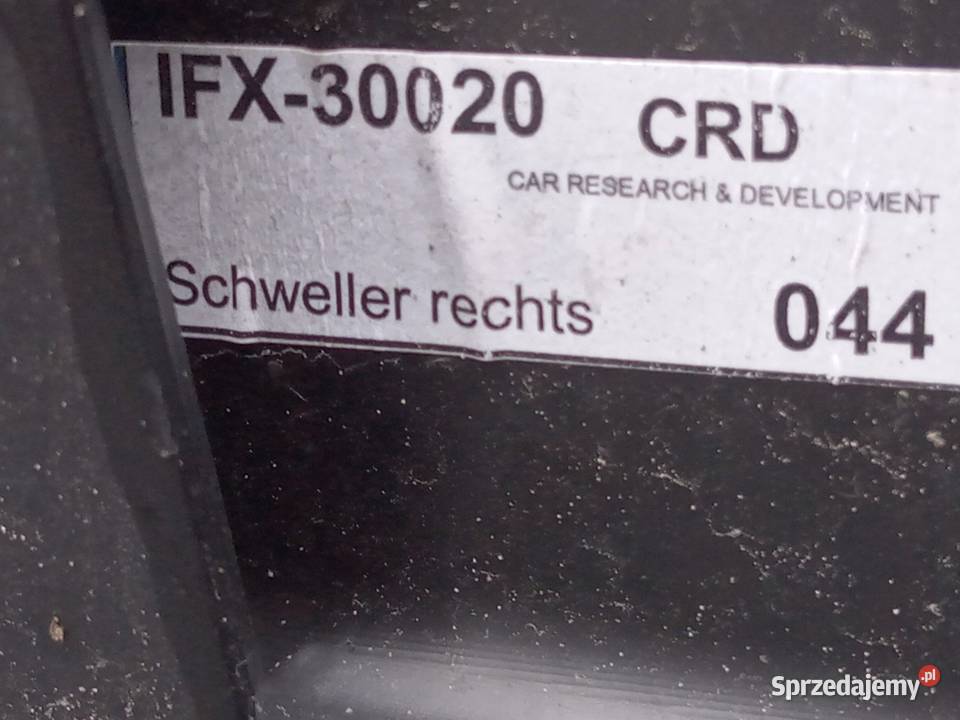 LISTWA PROGOWA PRAWA LEWA INFINITI QX70 VETTEL Nowy Tomyśl
