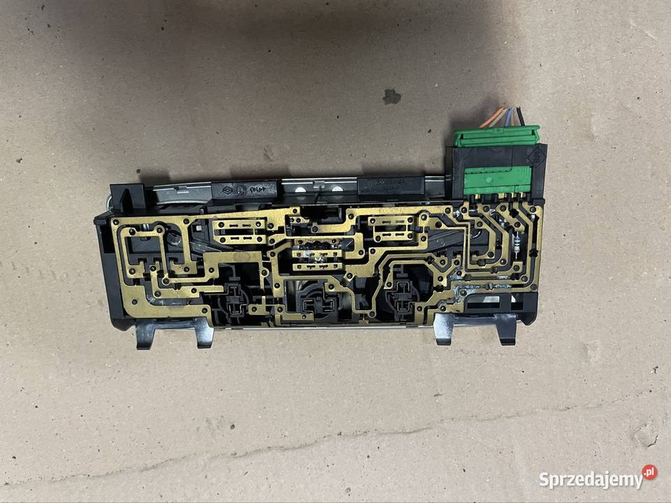 8200379368 lampka podsufitki renault espace IV 4 osobowe