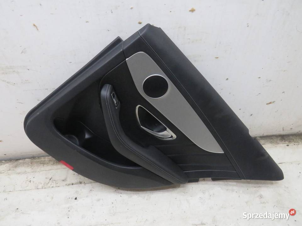 BOCZEK DRZWI PRAWY TYŁ SEDAN MERCEDES W205