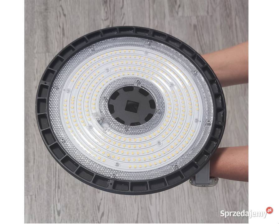 1x Lampa VIGO LED zestaw do hali magazynów Katowice