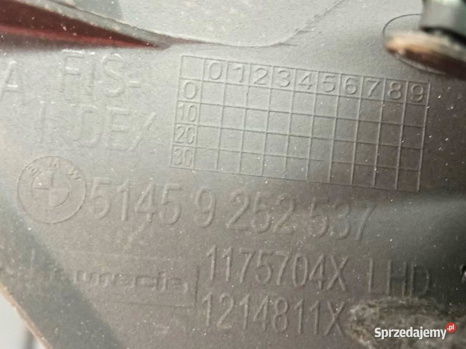 OSŁONA LICZNIKA POD DESKĘ SCHOWEK KIEROWCY Bmw