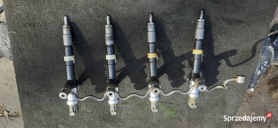 Wtryskiwacze Wtryski DENSO 2367027030 4Pin Kołbiel sprzedam