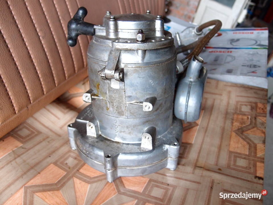 Mały radziecki silnik spalinowy Produkcja PRL Łódź