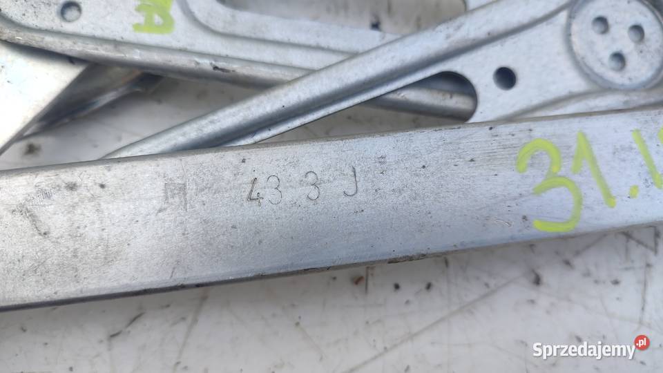 31TOYOTA AURIS 1 MECHANIZM SZYBY PRAWY TYŁ osobowe Włoszczowa