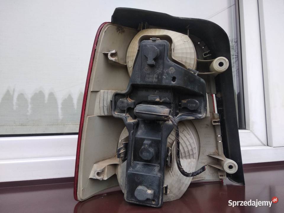 VW Touran I 1T0 lampa tył tylna prawa wkład osobowe Sieradz