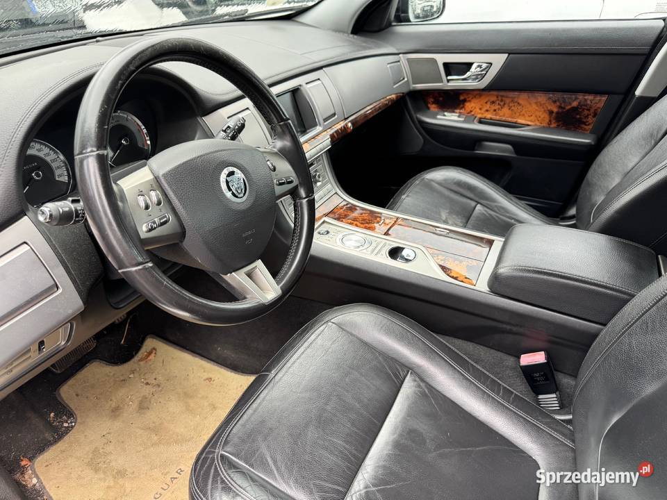 Jaguar XF Kostarowce