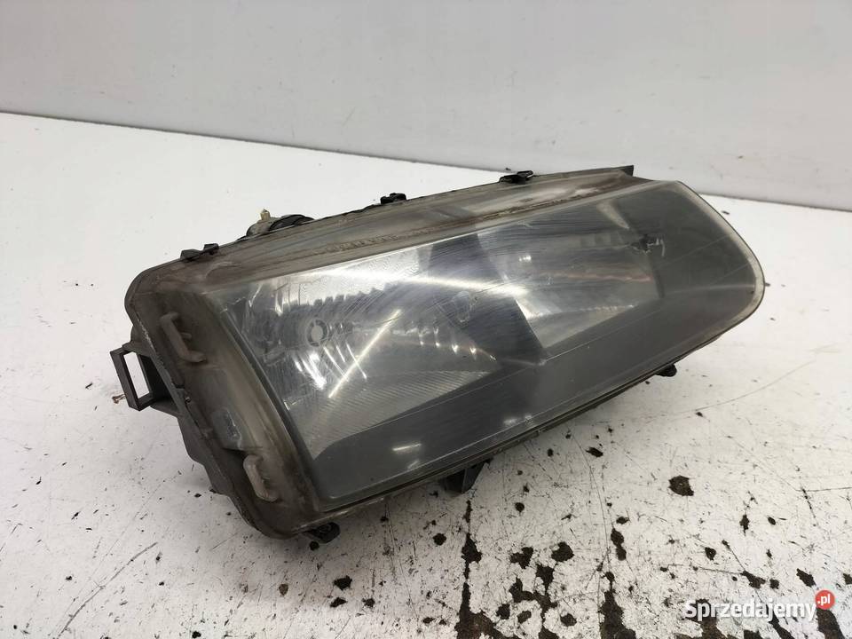LAMPA PRZÓD PRAWA EU 7701686822 7701042501 Rok produkcji 2000
