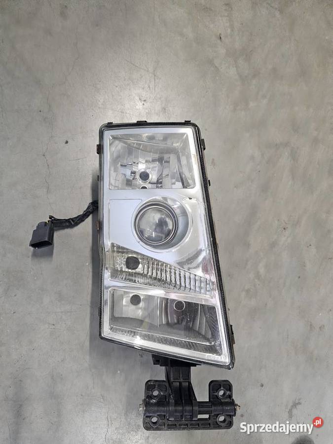VOLVO FH420 EURO 4 07R Lampa Prawy Przód Skrzynie z plandeką