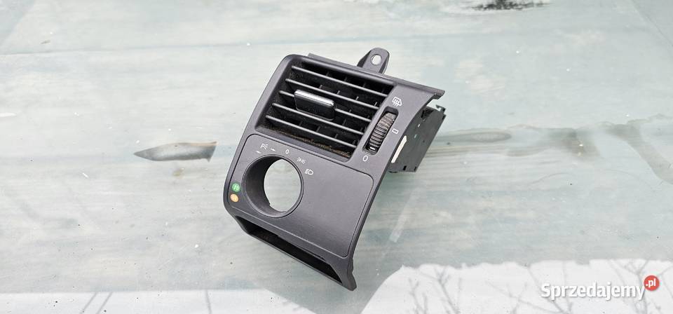 Kratka nawiewu lewy przód mercedes w210 lift Rok produkcji 1999 Pozostałe wielkopolskie Zbąszyń