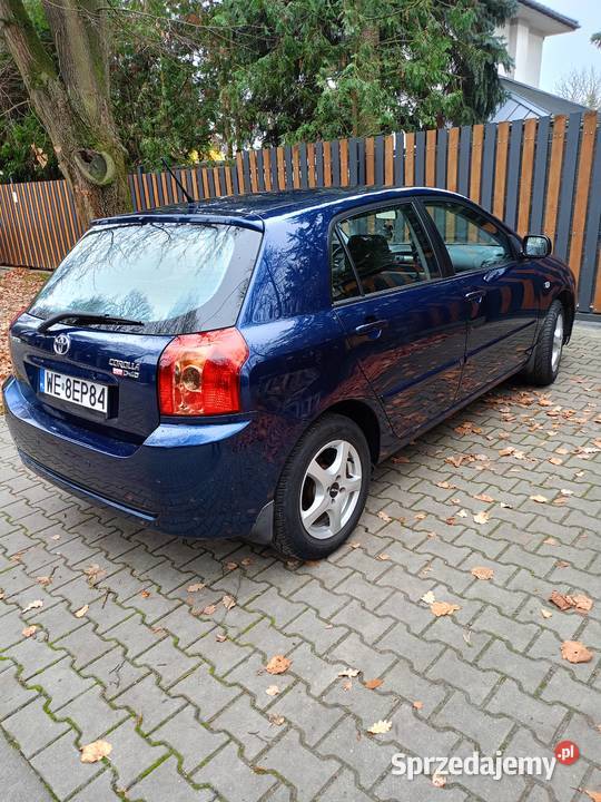 Toyota Corolla super stan mały przebieg Rok produkcji 2005 Magdalenka