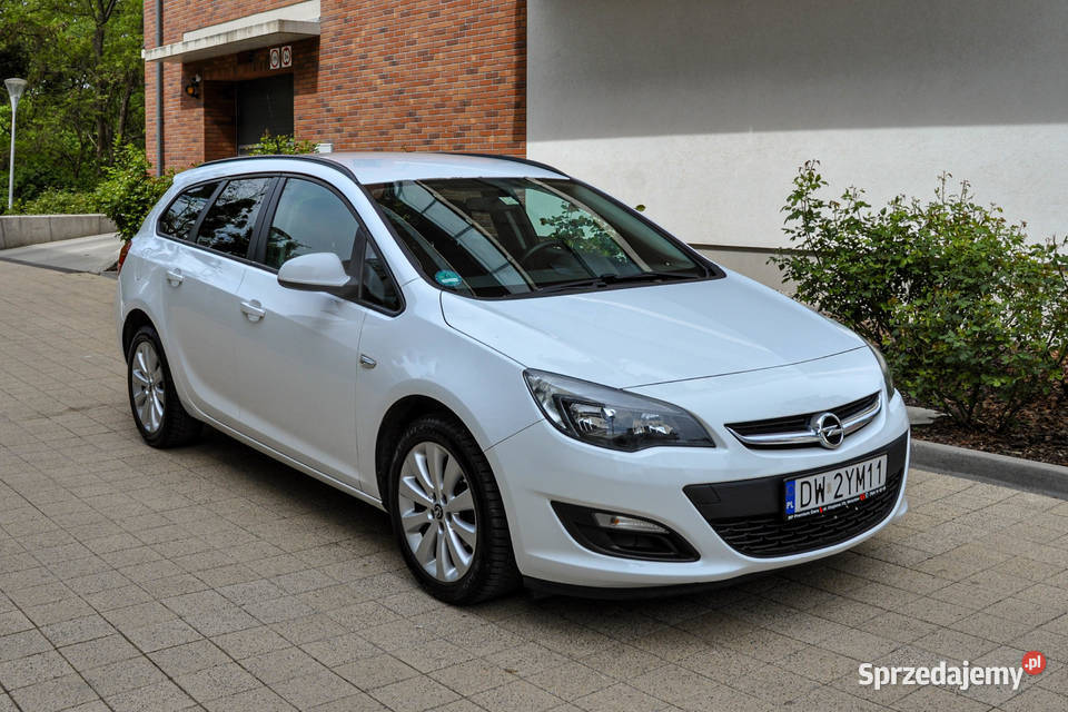Opel Astra J 14T 140 Bezwypadkowy Lift 2014 r manualna Wrocław