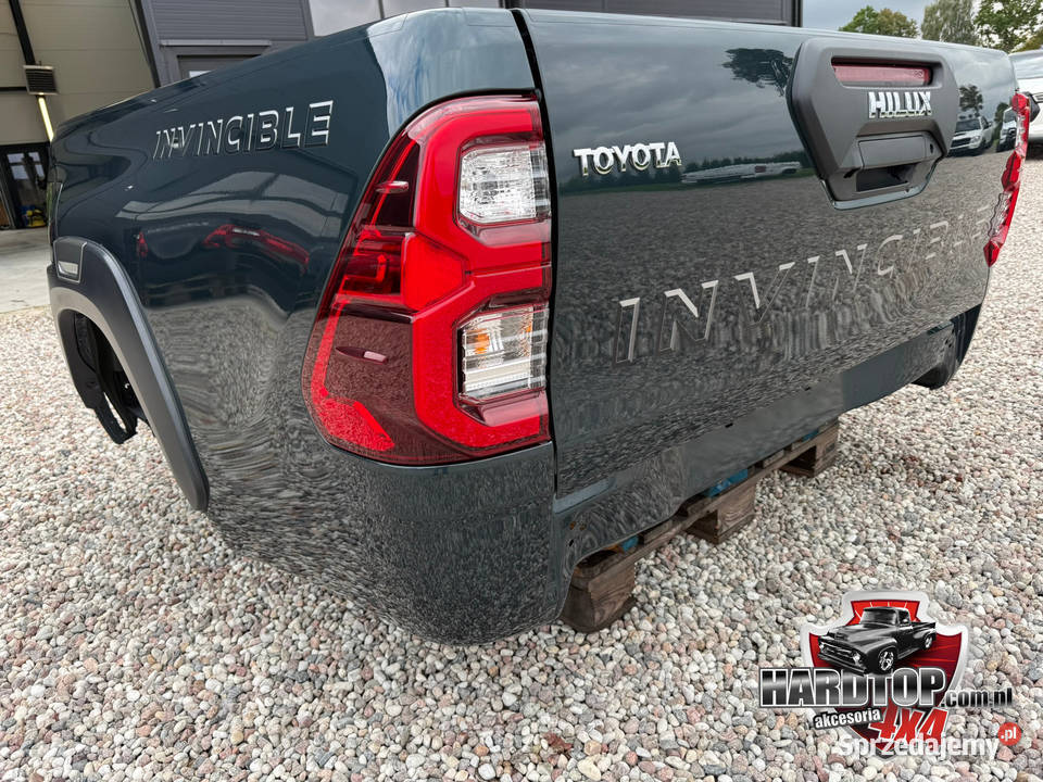 Paka Toyota Hilux 2015 INVISIBLE Skrzynia osobowe Karoseria Pasłęk