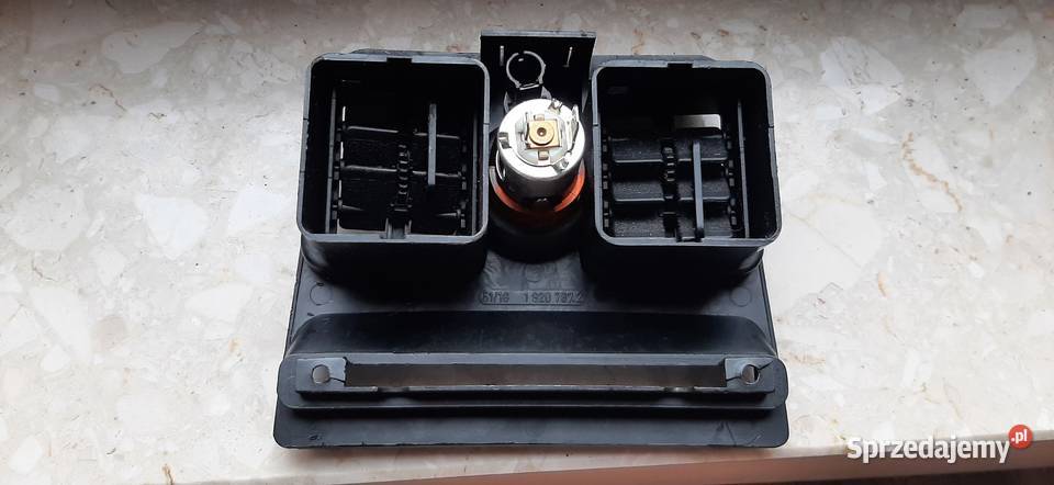 wylot powietrza tylny z zapalniczka bmw e23